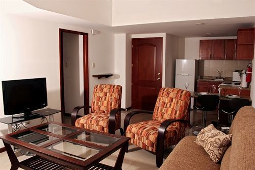 Suites Jardin Imperial Guatemala City Екстериор снимка
